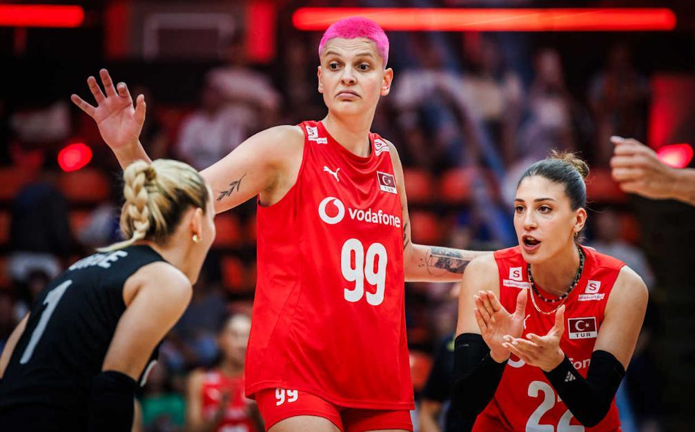 3-1！女排世锦赛首个决赛诞生 他们这一刻等了73年 亚洲独苗出局